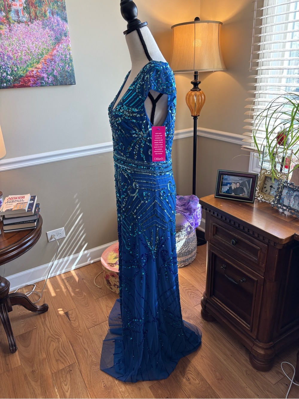 Adrianna Papell Royal Blue Sequin Embellished V-Neck  Evening Gown! NWT 🌹